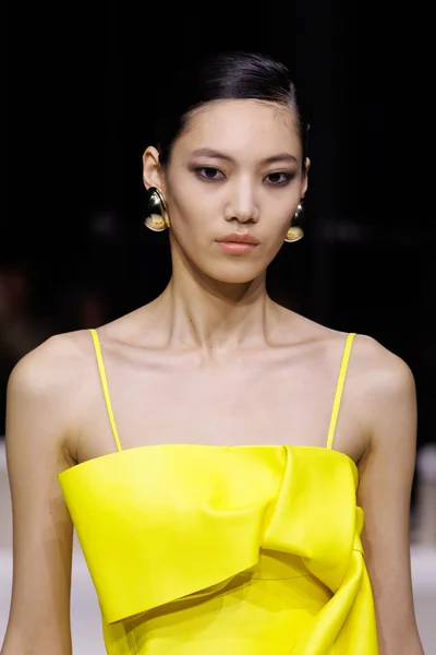 Look 15